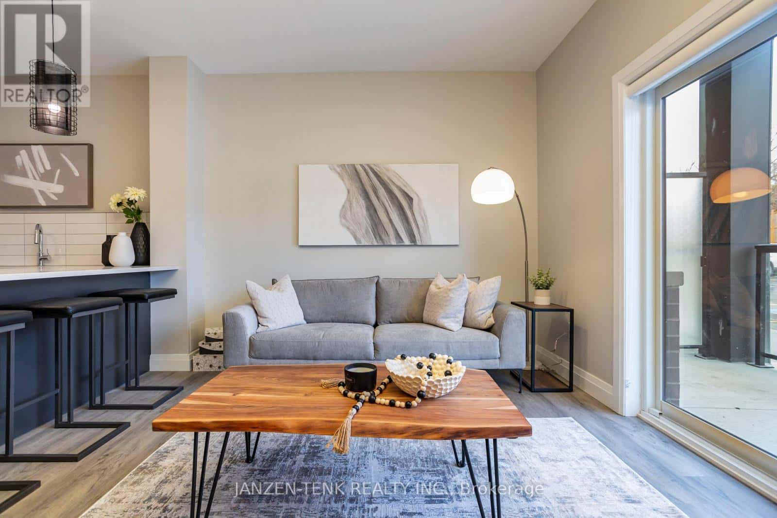 208 - 555 TEEPLE TERRACE — London South (South N), Ontario - Photo 5 of 13