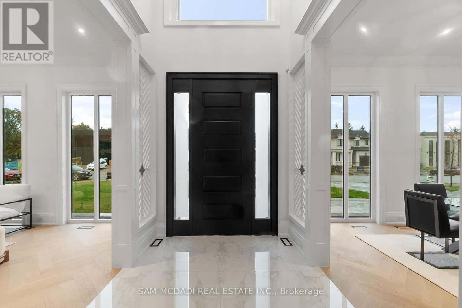 84 PEBBLERIDGE PLACE — Oakville (SW Southwest), Ontario - Photo 2 of 50