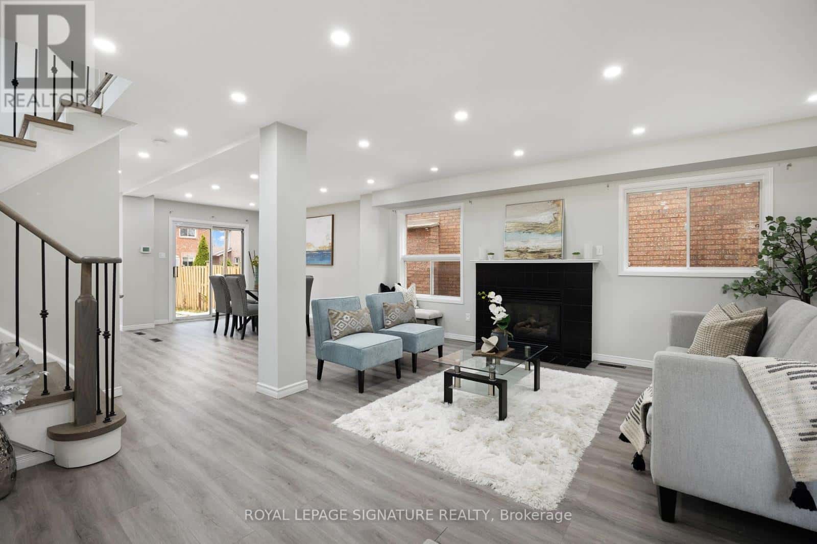 124 LAIDLAW DRIVE — Barrie (West Bayfield), Ontario - Photo 2 of 40