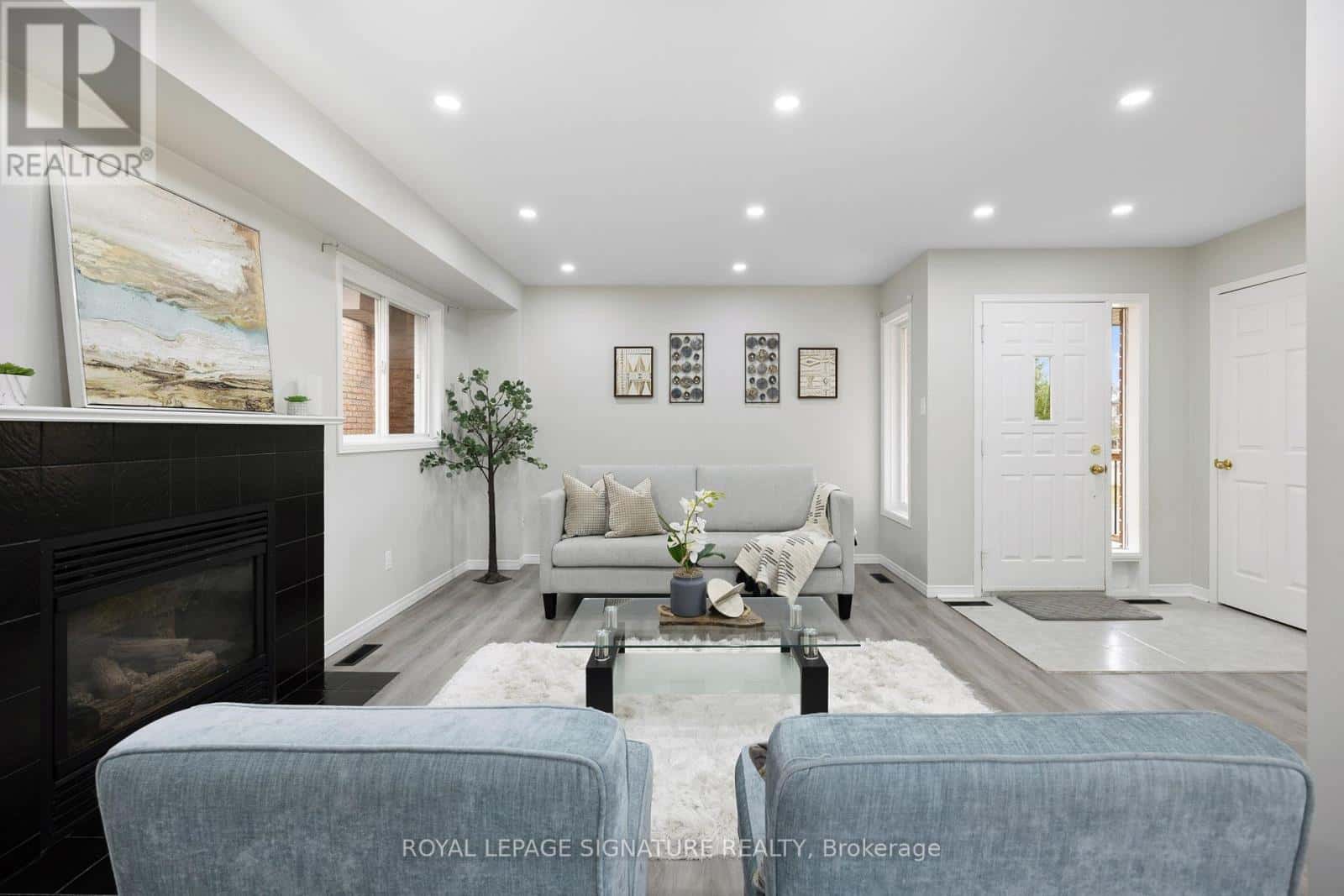 124 LAIDLAW DRIVE — Barrie (West Bayfield), Ontario - Photo 3 of 40