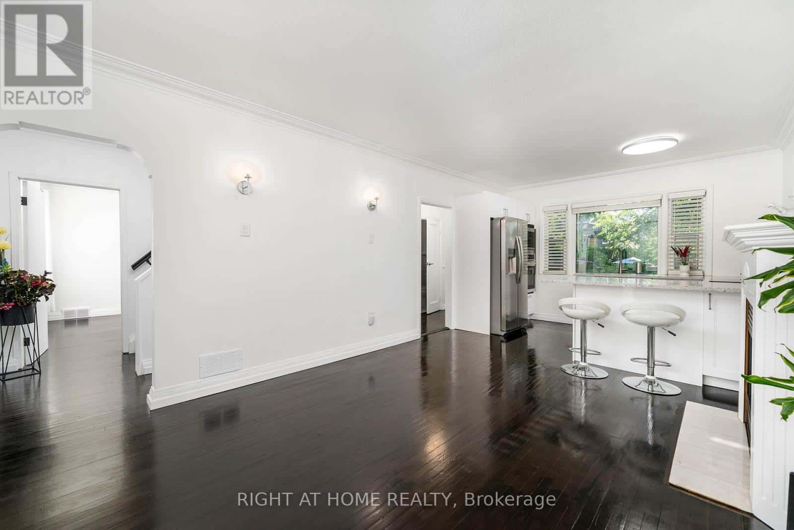 105 GLENRIDGE AVENUE — St. Catharines (Old Glenridge), Ontario - Photo 4 of 50