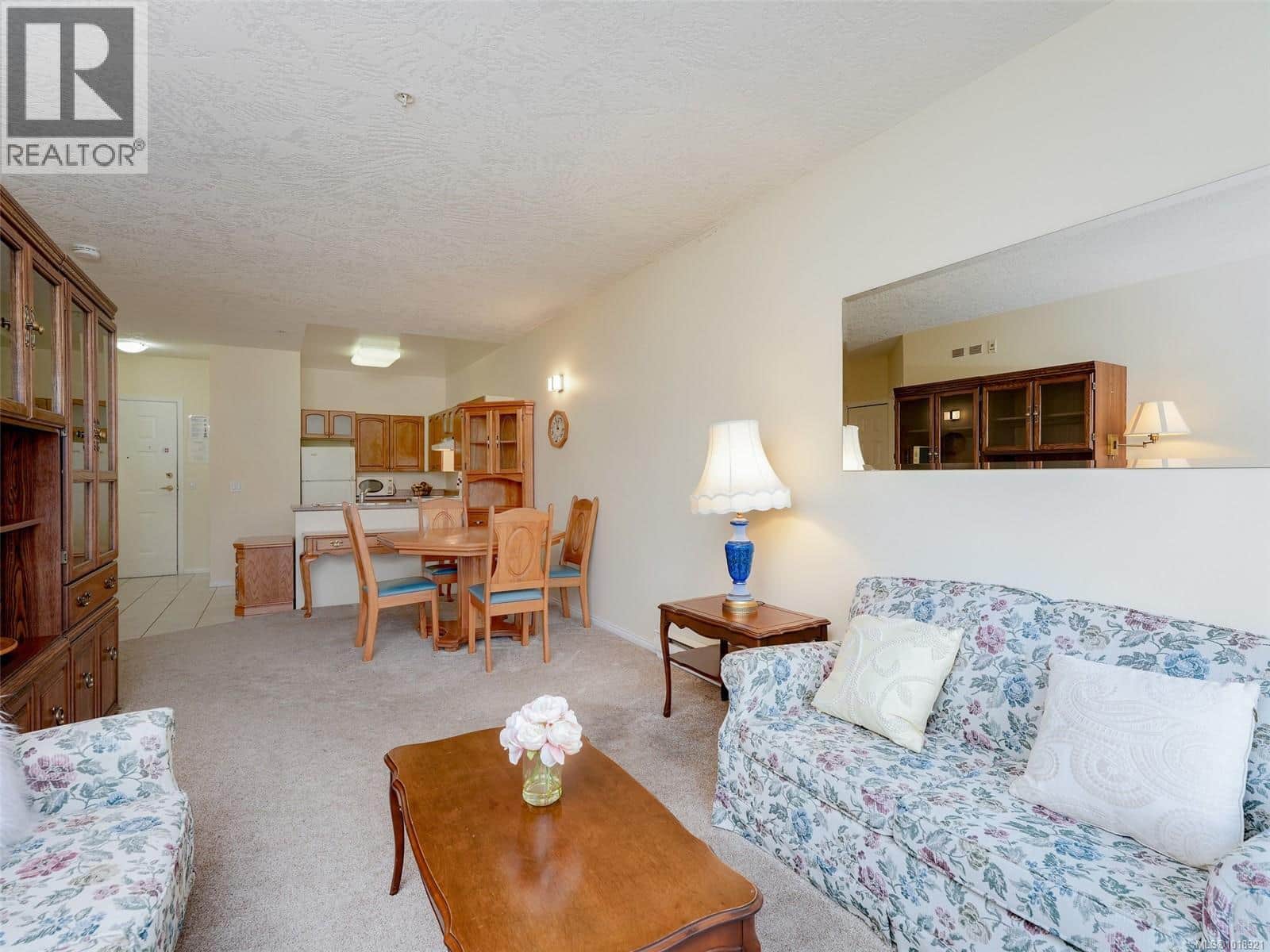 114 1485 Garnet Rd - Photo 4 of 35, Saanich, British Columbia