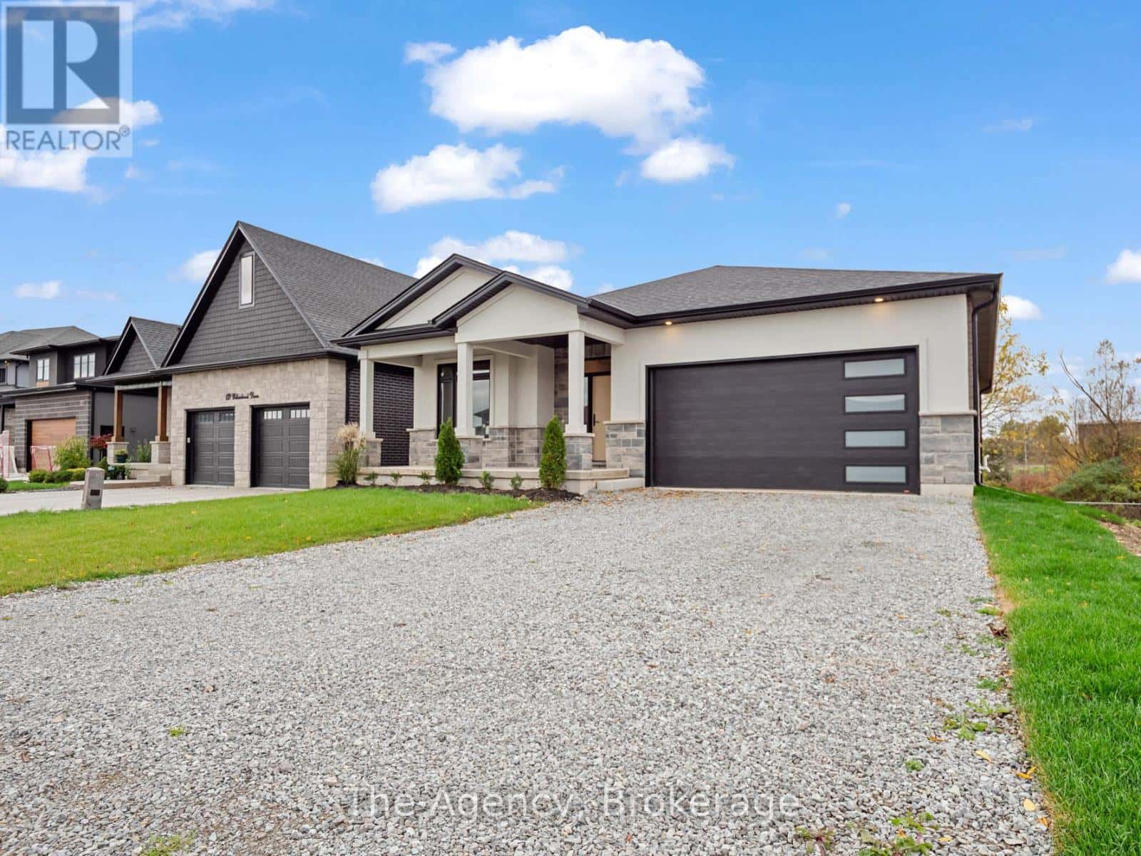 149 WILLOWBROOK DRIVE — Welland (West Welland), Ontario - Photo 3 of 43