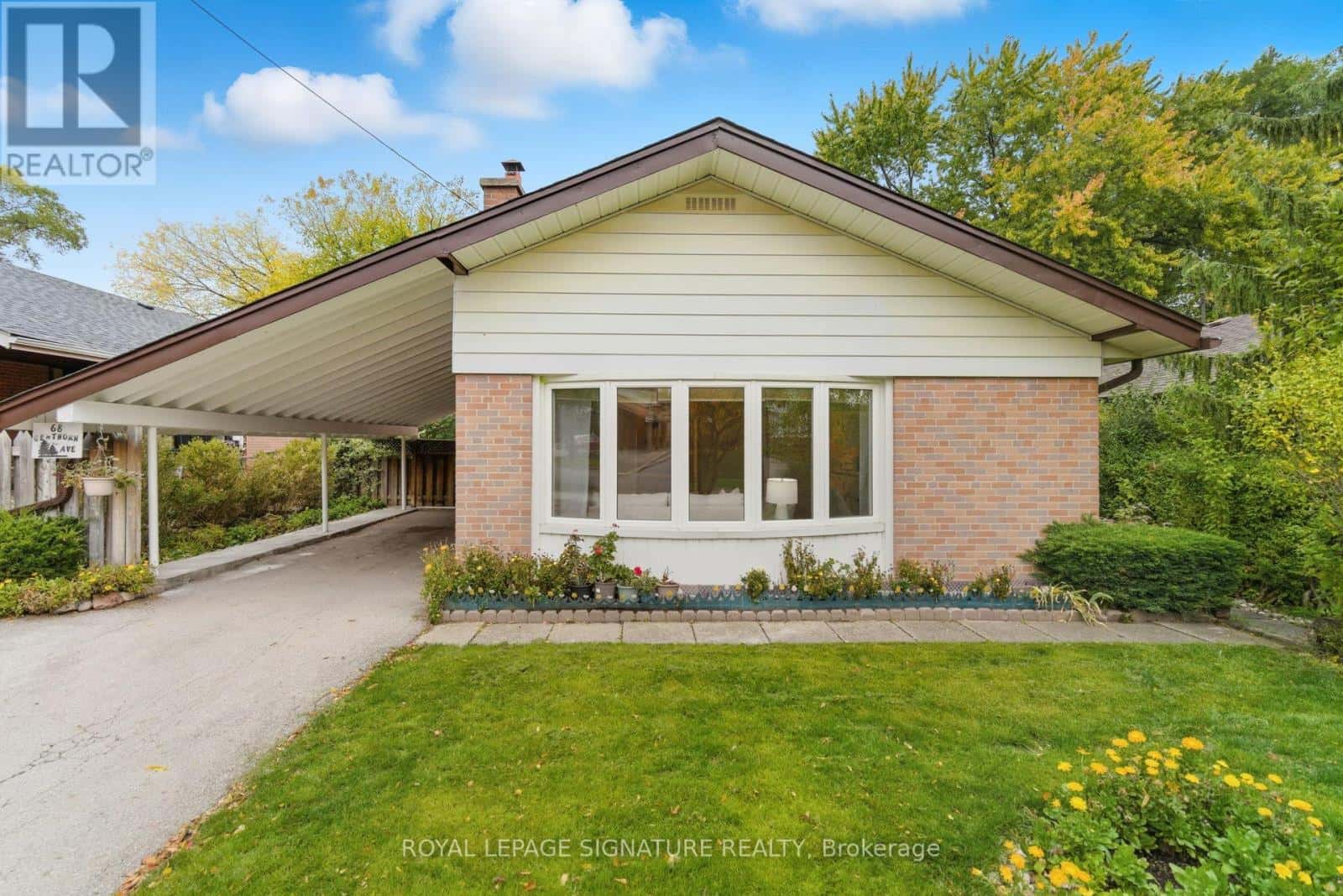 68 GENTHORN AVENUE — Toronto (Rexdale-Kipling), Ontario - Photo 2 of 36