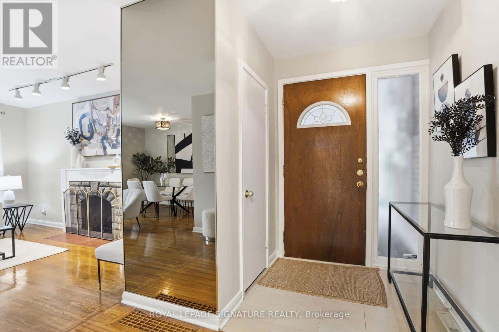 68 GENTHORN AVENUE — Toronto (Rexdale-Kipling), Ontario - Photo 4 of 36