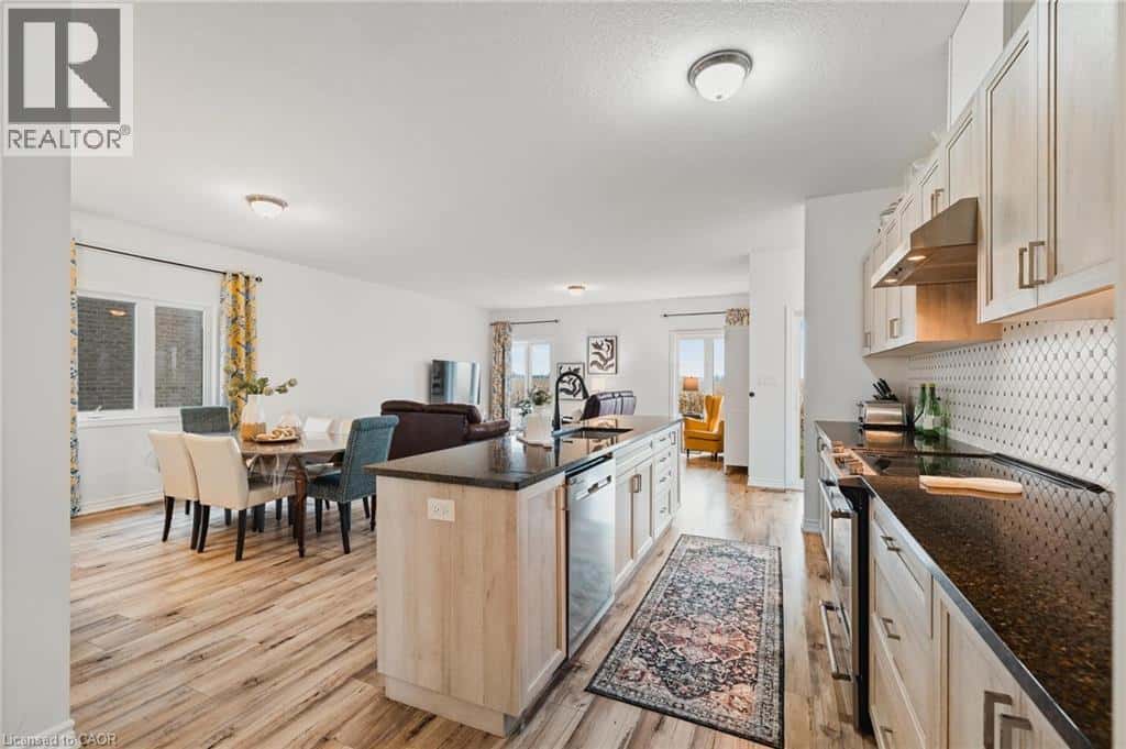 126 MAPLE Street — Drayton, Ontario - Photo 4 of 36