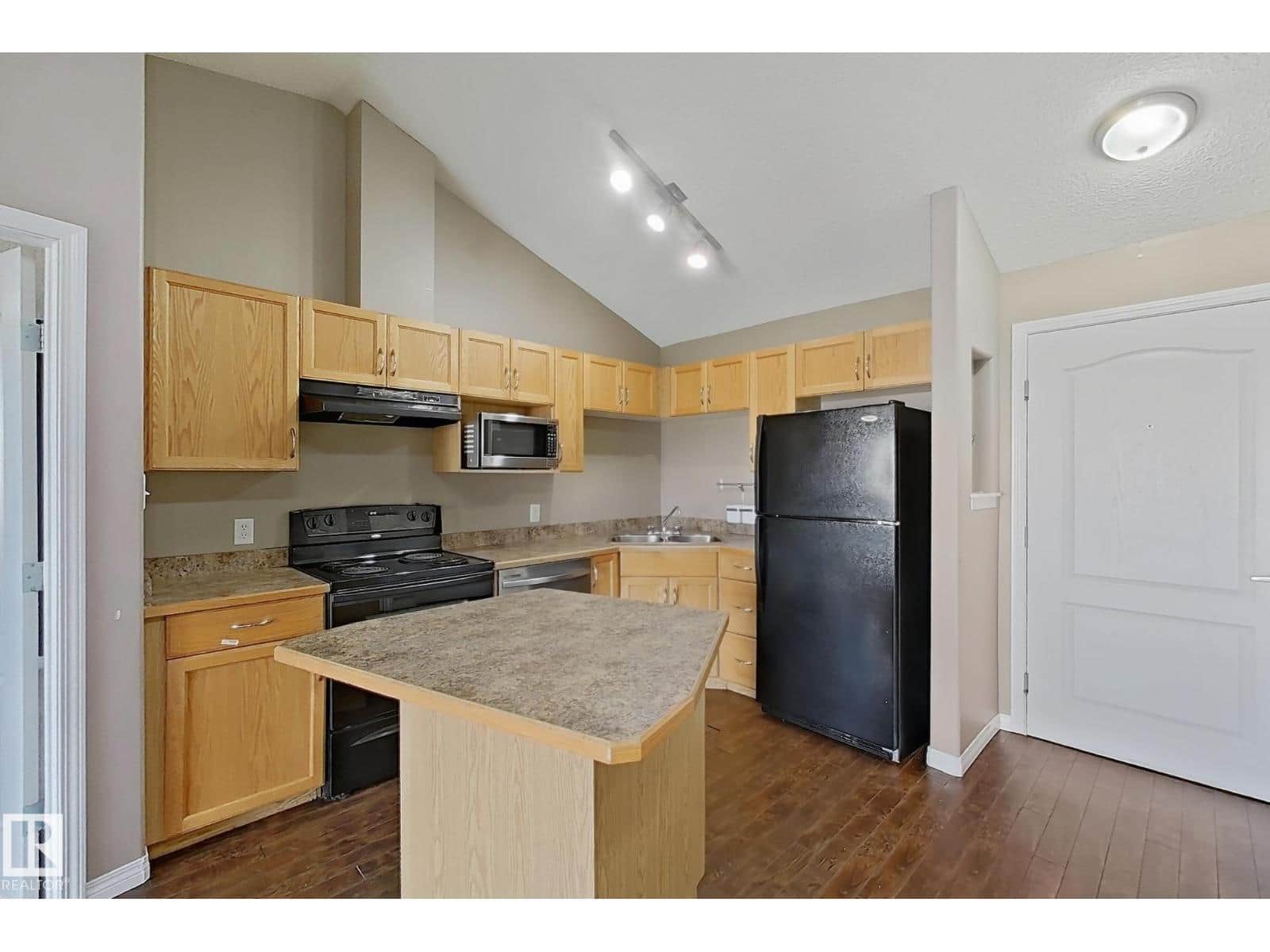 #421 3425 19 ST NW - Photo 5 of 27, Edmonton, Alberta