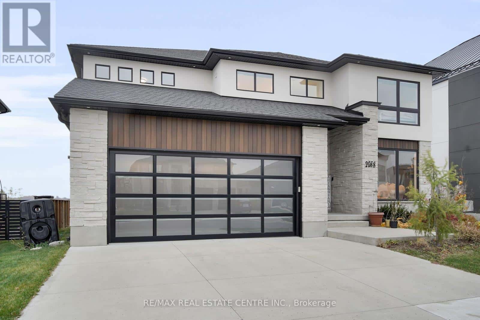 2088 IRONWOOD ROAD — London South (South K), Ontario - Photo 2 of 50