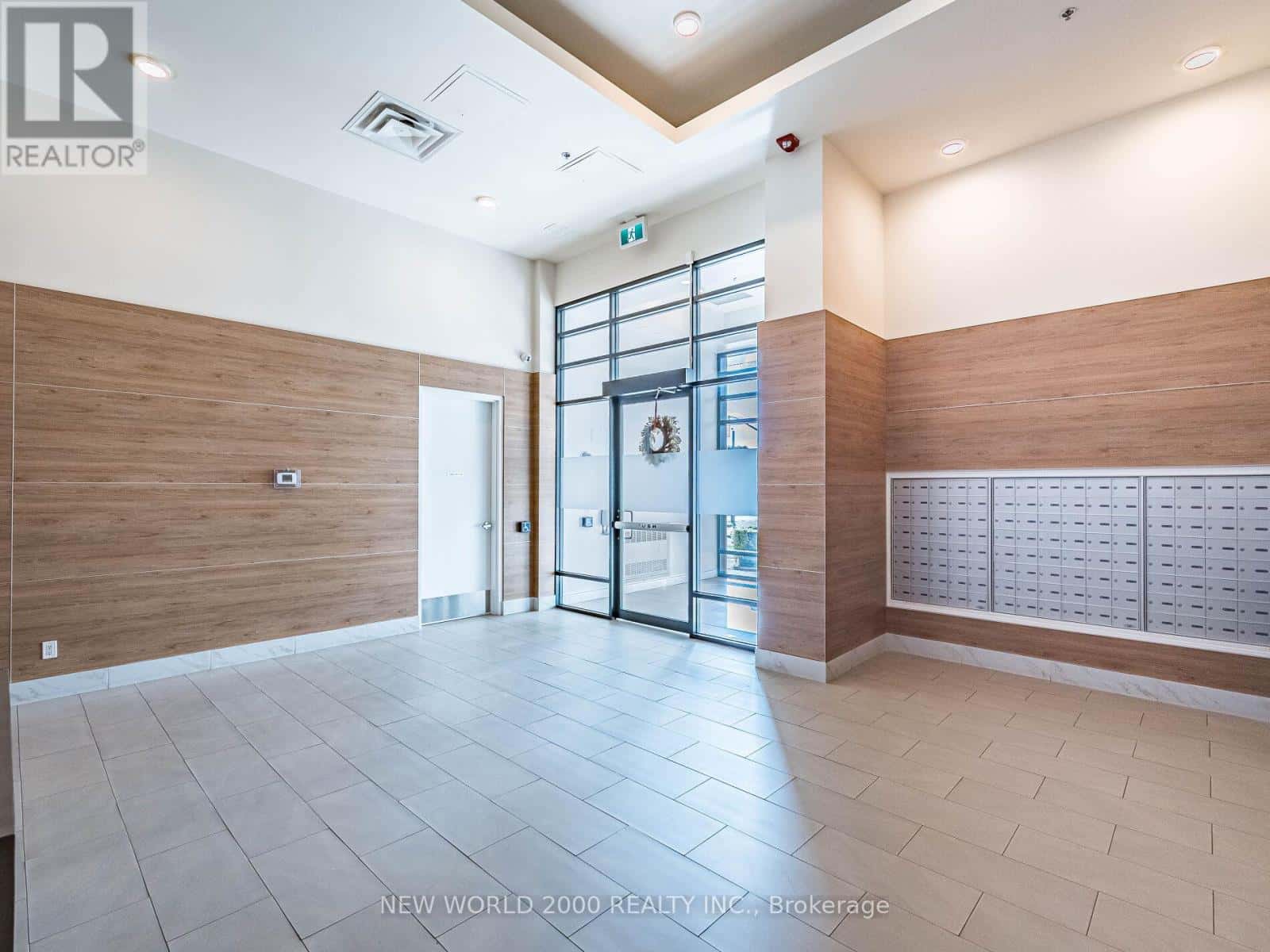 216 - 2522 KEELE STREET — Toronto (Maple Leaf), Ontario - Photo 5 of 29