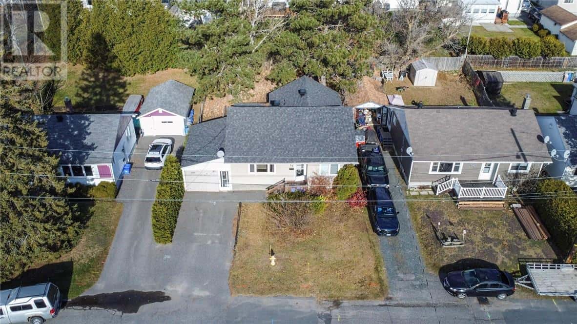 14 Highland Crescent