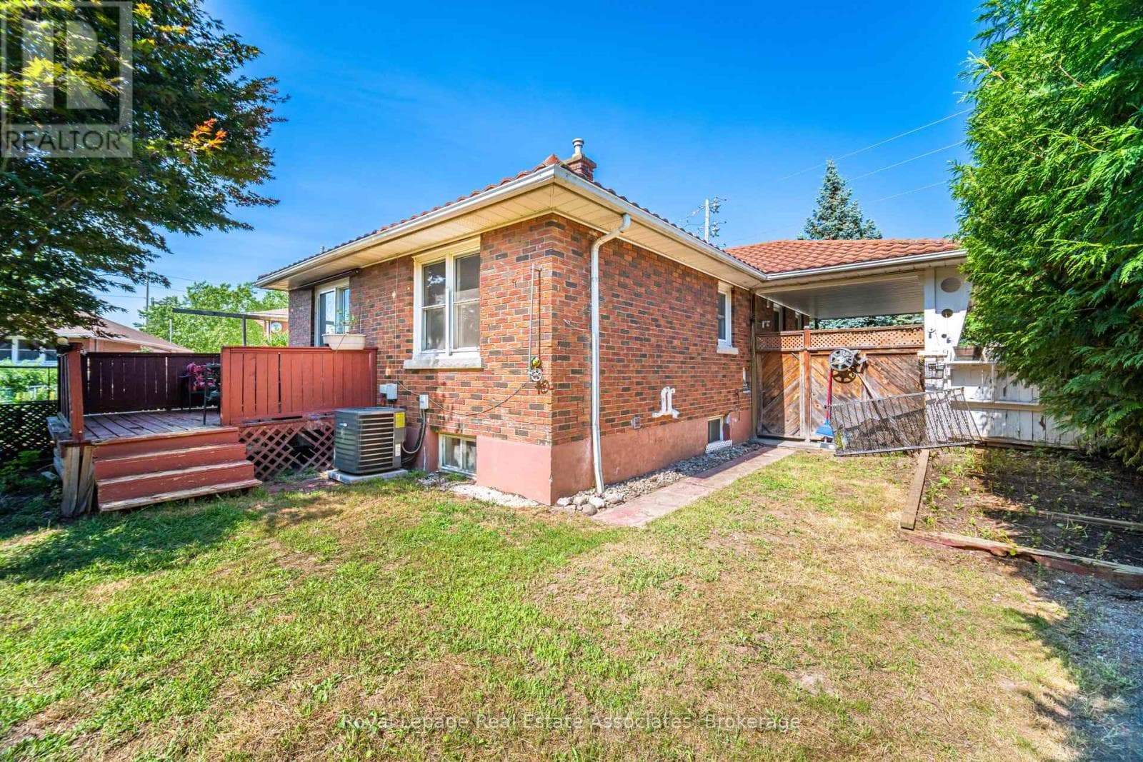 319 GRANTHAM AVENUE — St. Catharines (Facer), Ontario - Main photo