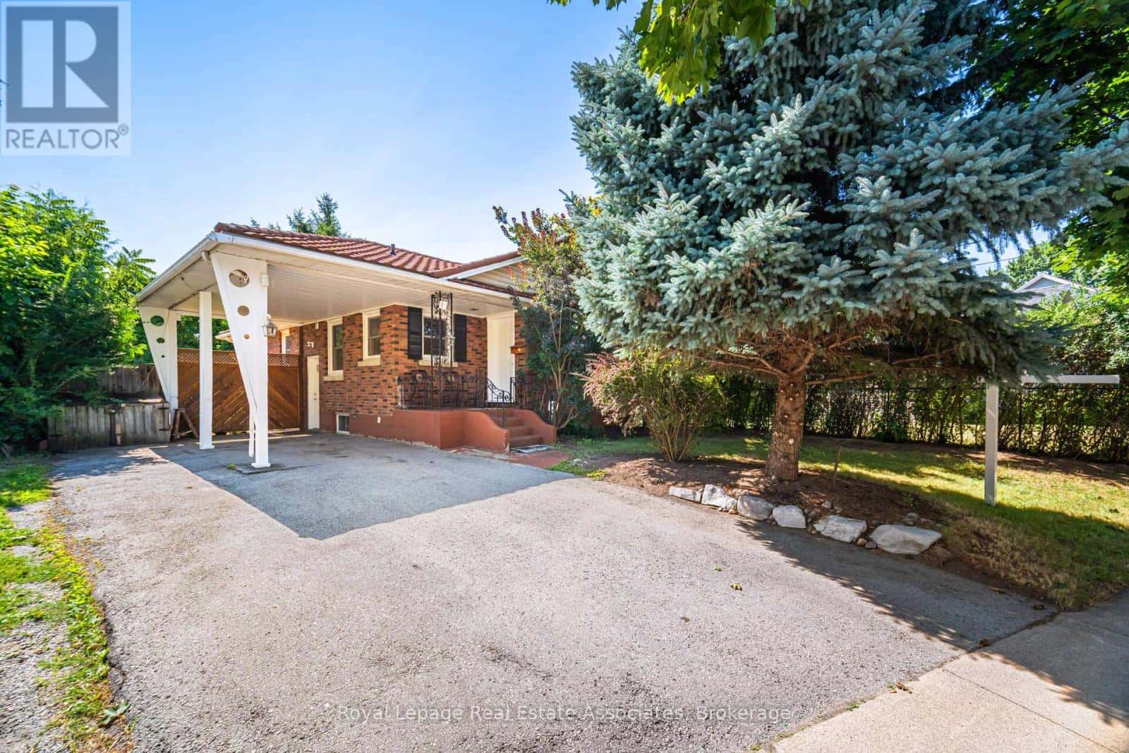 319 GRANTHAM AVENUE — St. Catharines (Facer), Ontario - Photo 3 of 50