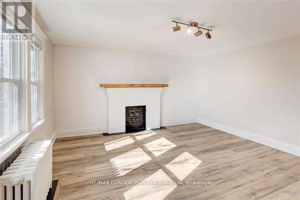 4 - 4 NORTH OVAL STREET — Hamilton (Westdale), Ontario - Photo 3 of 16