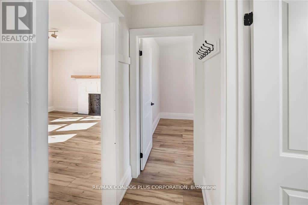 4 - 4 NORTH OVAL STREET — Hamilton (Westdale), Ontario - Photo 5 of 16