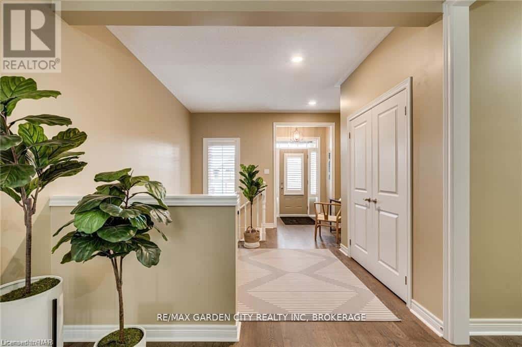 221 SHOREVIEW DRIVE — Welland (Hwy 406/Welland), Ontario - Photo 4 of 14