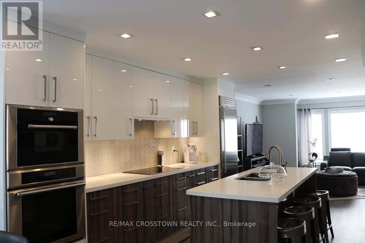 208 ROSELENA (MAIN FLR) DRIVE — King (Schomberg), Ontario - Photo 5 of 16