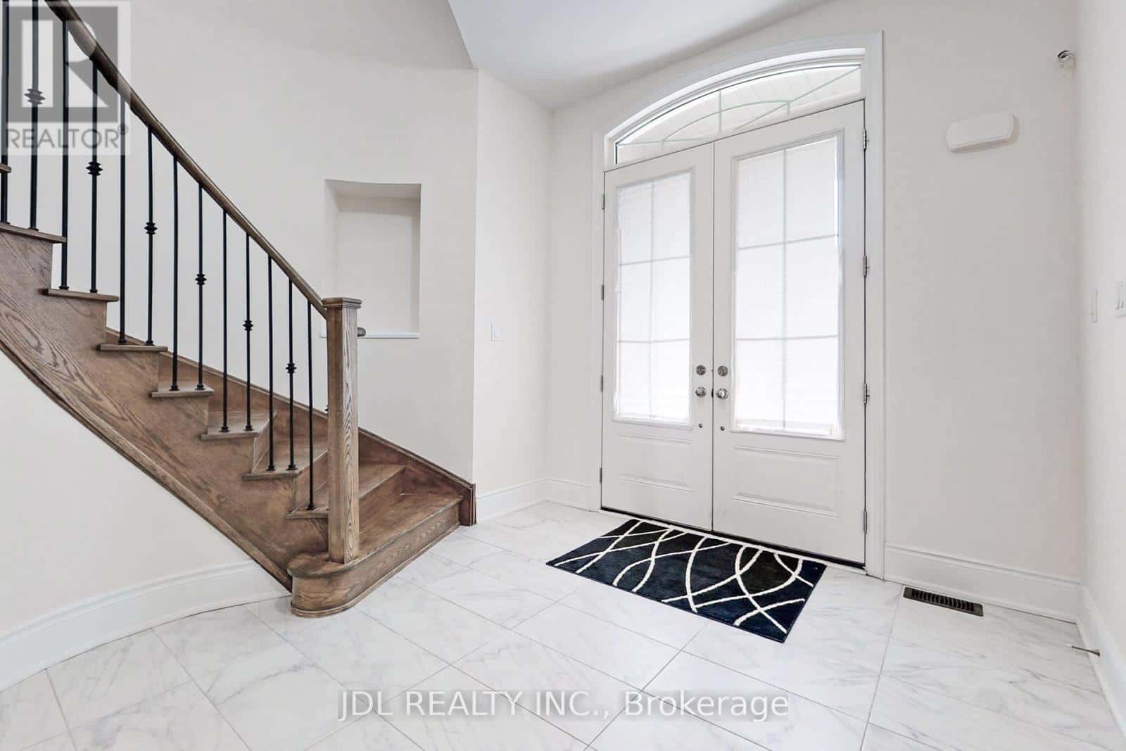 95 GIARDINA CRESCENT — Richmond Hill (Bayview Hill), Ontario - Photo 2 of 48