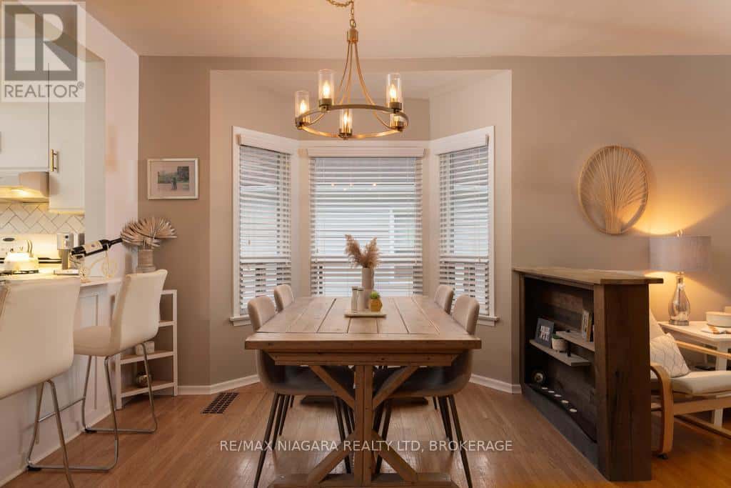 26 HAZEL STREET — St. Catharines (Burleigh Hill), Ontario - Photo 4 of 30