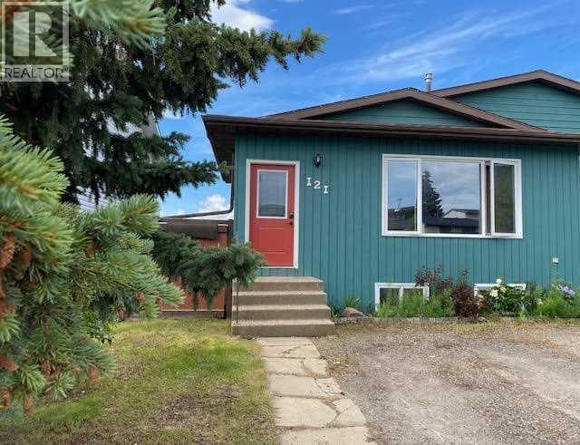 121 SUTHERLAND Avenue — Hinton, Alberta - Main photo