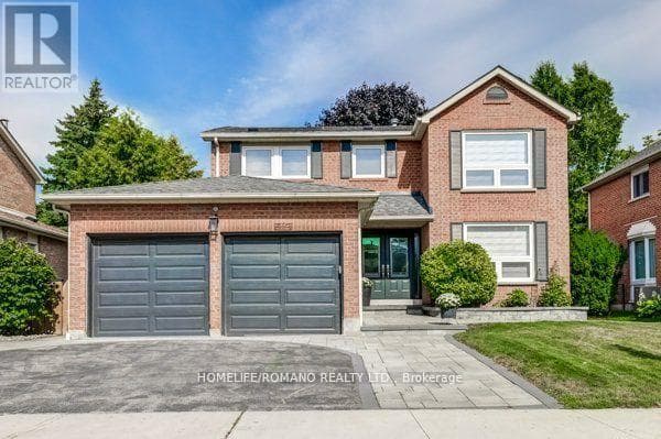 10 GLEN HILL DRIVE — Whitby (Blue Grass Meadows), Ontario - Main photo