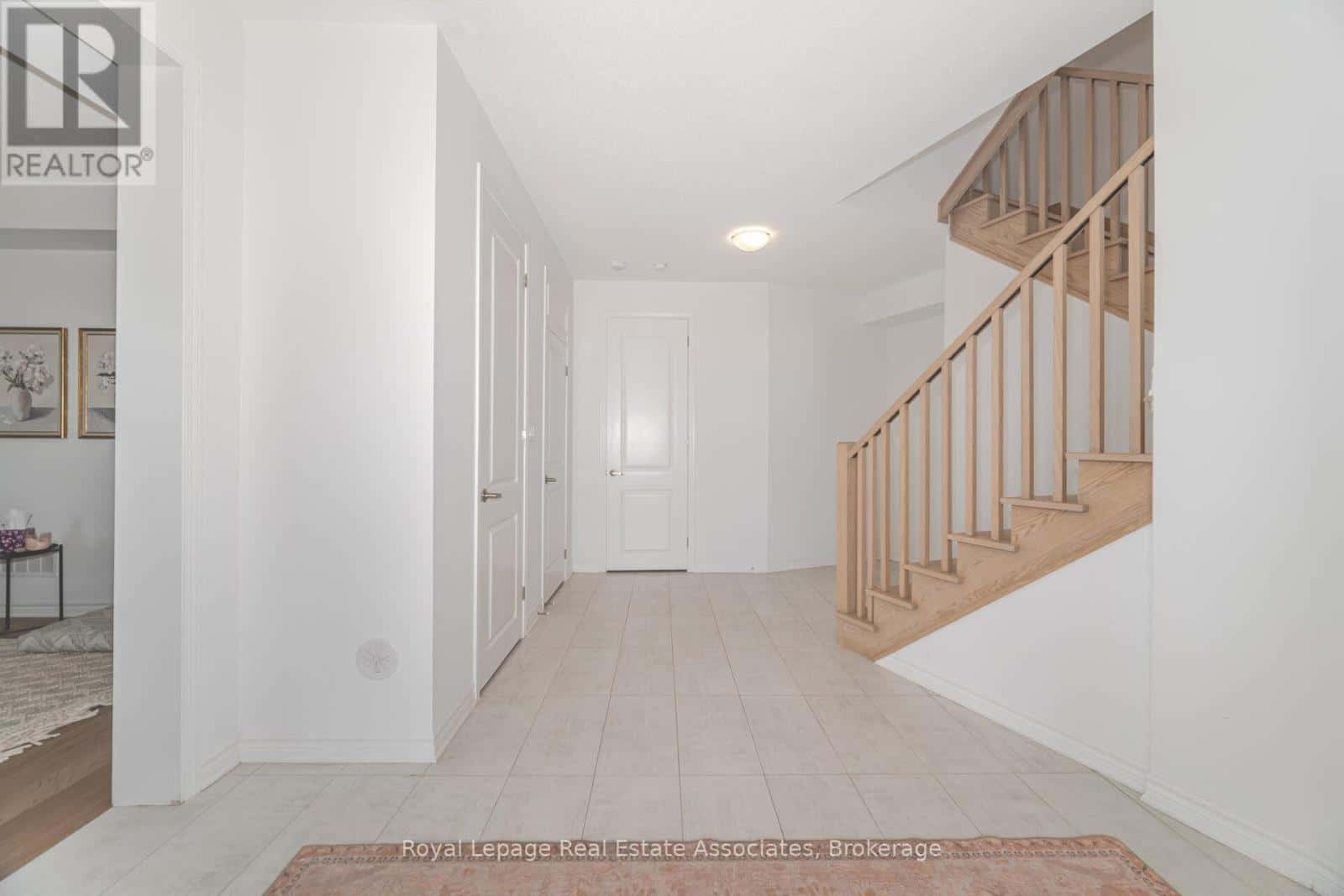 1397 WILLIAM HALTON PARKWAY — Oakville (NW Northwest), Ontario - Photo 2 of 45