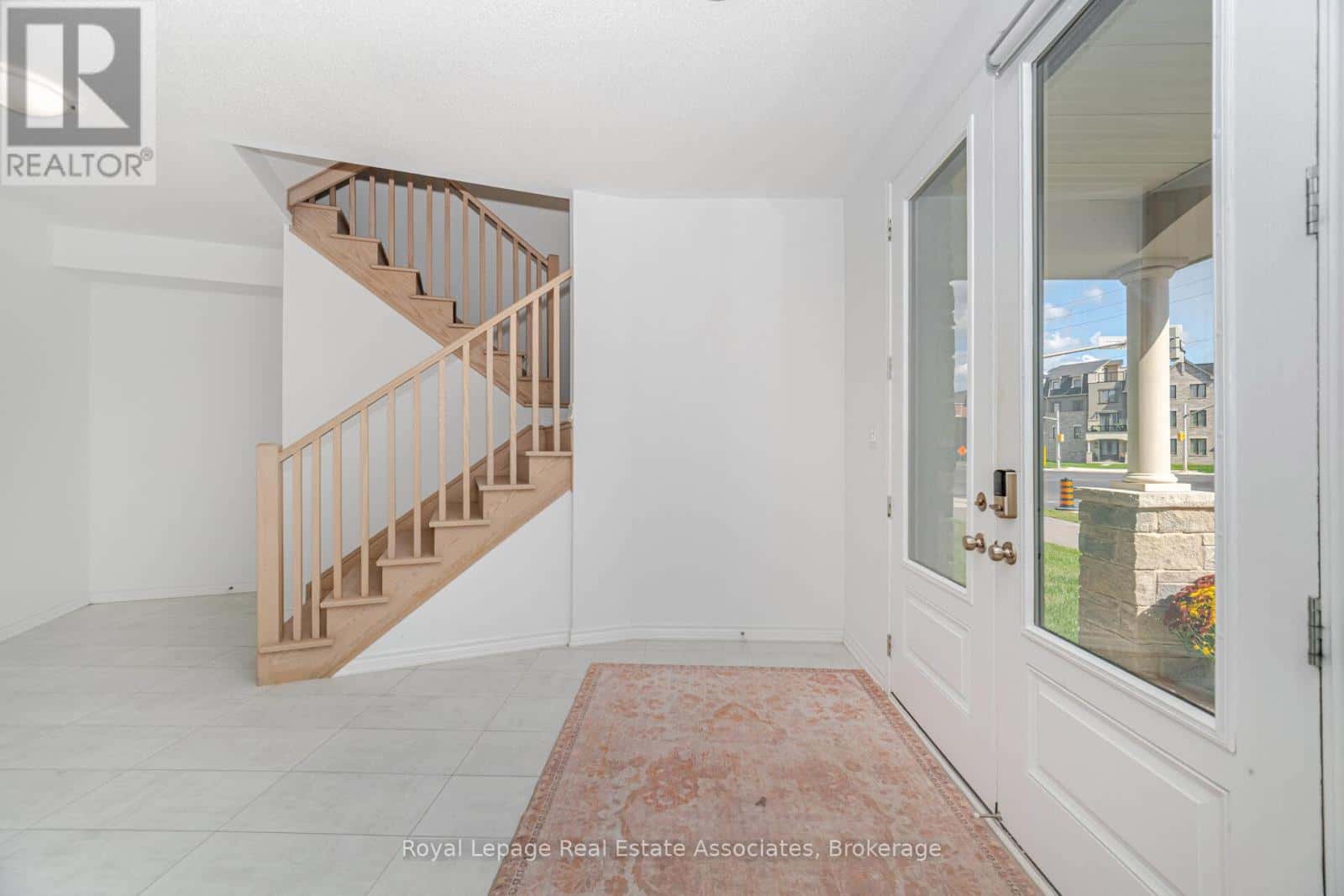 1397 WILLIAM HALTON PARKWAY — Oakville (NW Northwest), Ontario - Photo 3 of 45