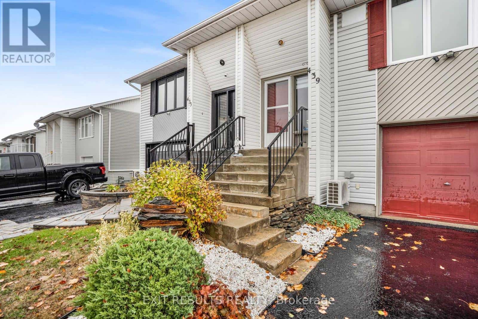 439 TUPPER STREET — Hawkesbury, Ontario - Photo 2 of 18