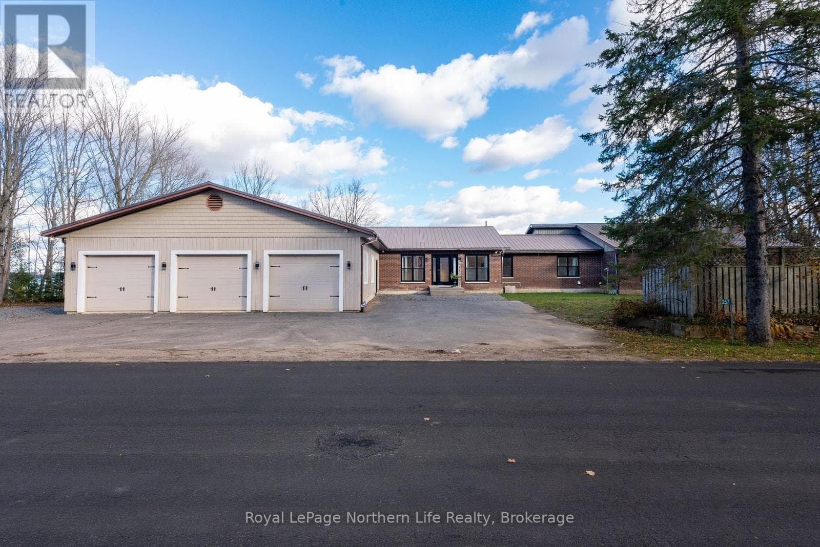 257 HIGH ROCK ROAD — Strong, Ontario - Main photo