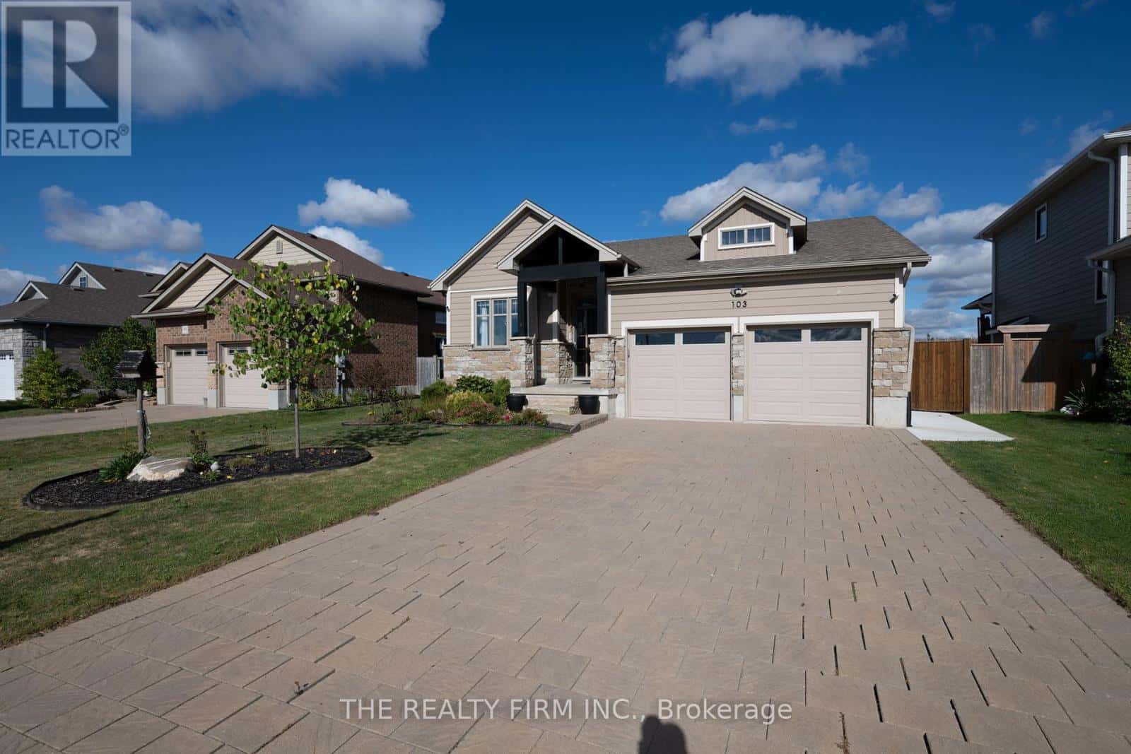 103 LEESBORO TRAIL — Thames Centre (Thorndale), Ontario - Photo 3 of 38