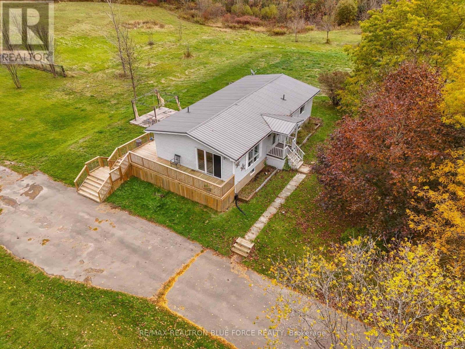 915 LORRAINE ROAD — Port Colborne (Sherkston), Ontario - Photo 2 of 49