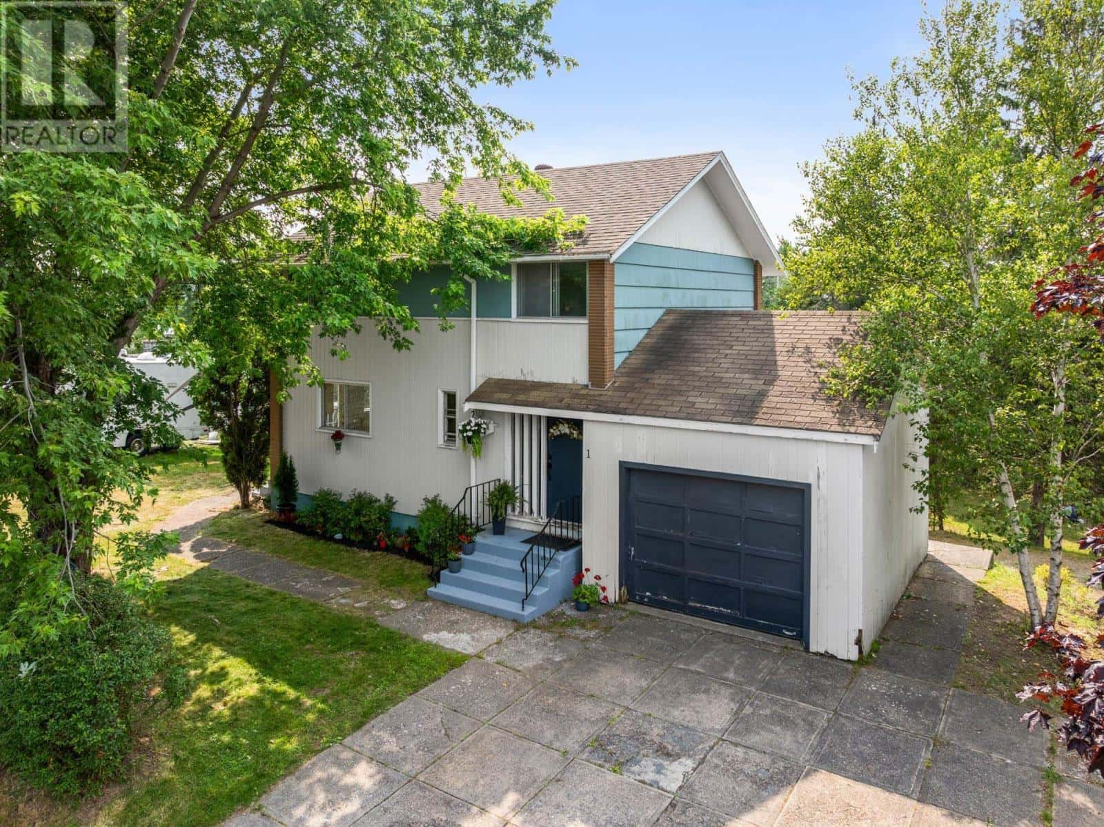 1 Shore Road — Herring Cove, Nova Scotia - Photo 3 of 50