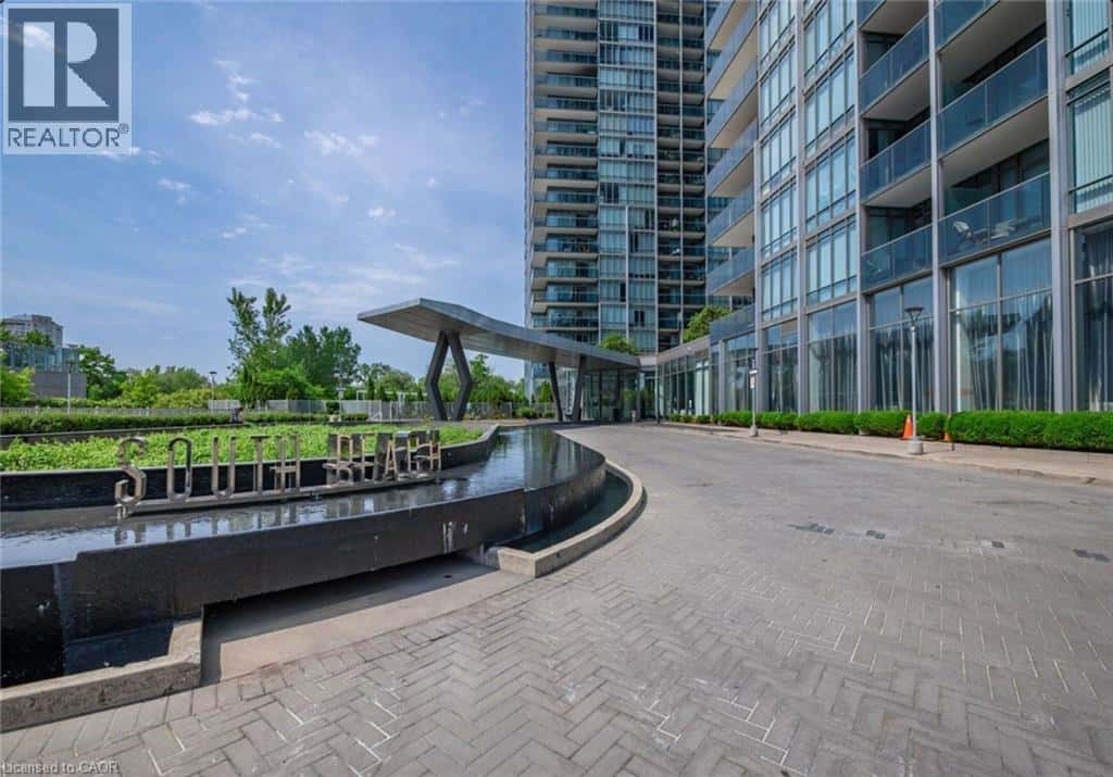 90 PARK LAWN Road Unit# 2209 — Etobicoke, Ontario - Photo 3 of 27