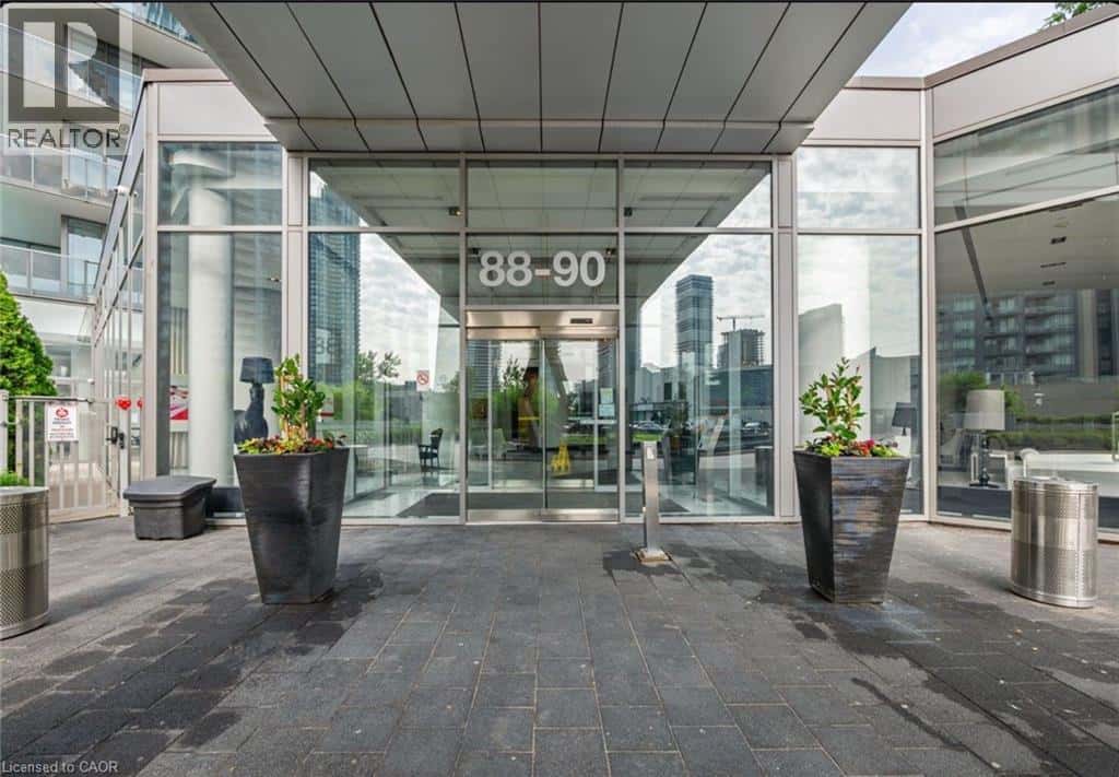 90 PARK LAWN Road Unit# 2209 — Etobicoke, Ontario - Photo 4 of 27