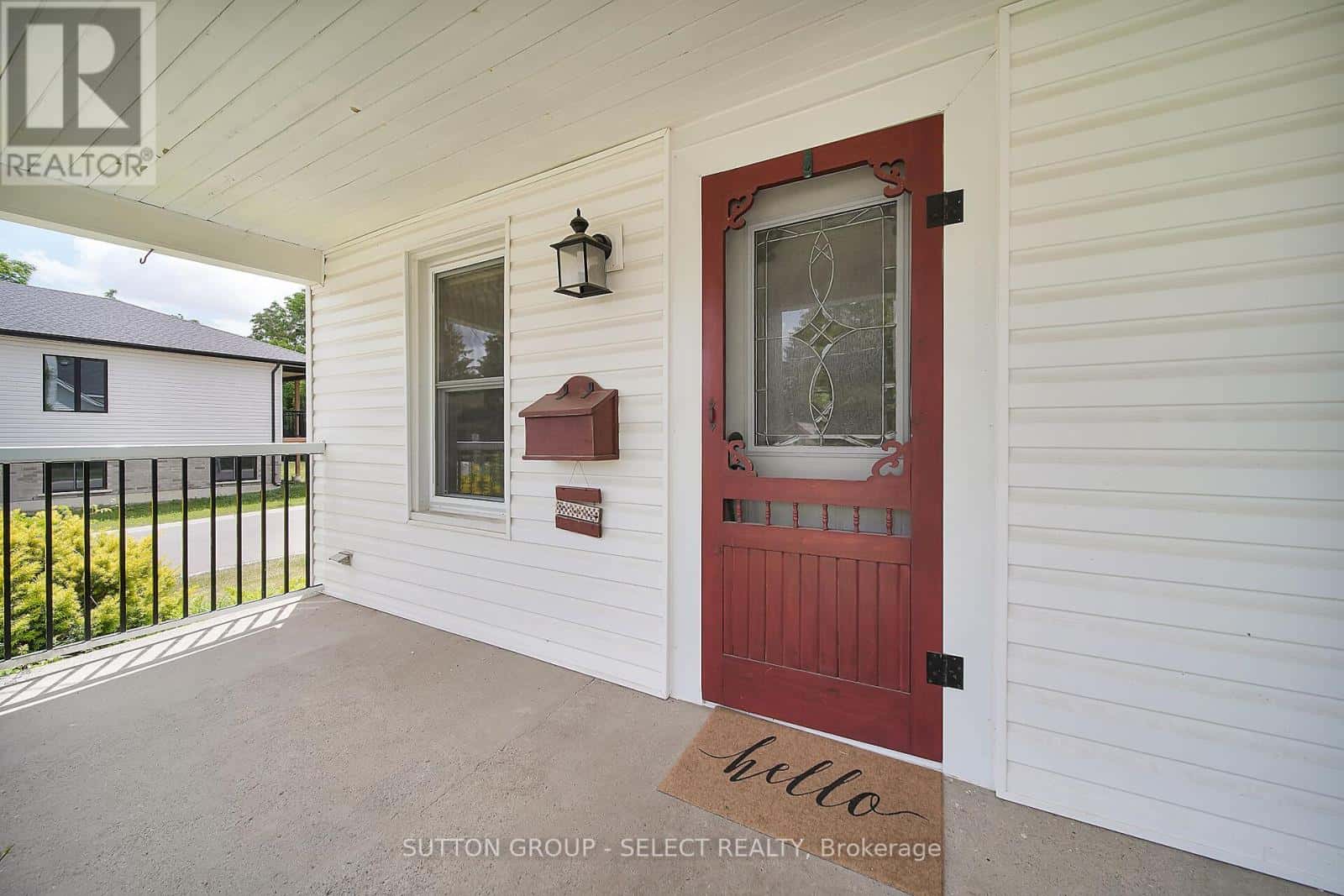 2617 QUEENS STREET — Strathroy-Caradoc (Mount Brydges), Ontario - Photo 4 of 34