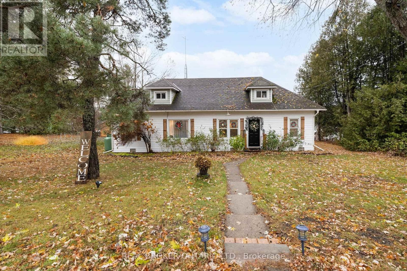 66 BRIDGE STREET — Addington Highlands, Ontario - Main photo