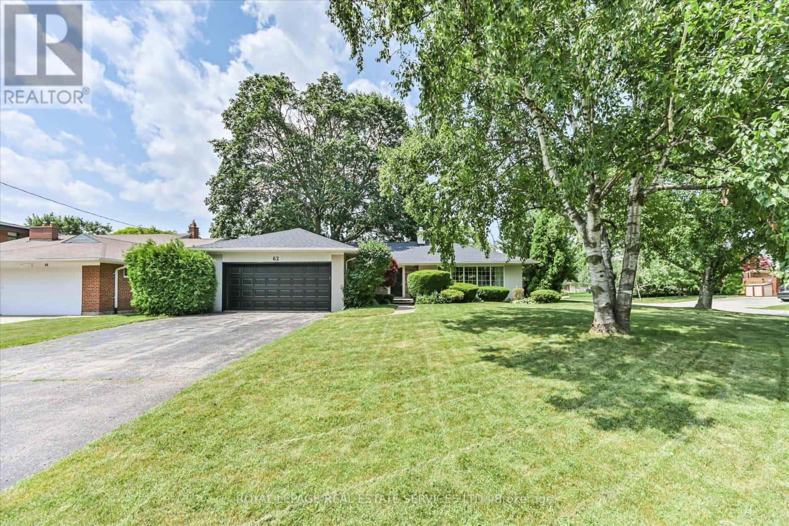 62 PRINCESS MARGARET BOULEVARD — Toronto (Princess-Rosethorn), Ontario - Photo 2 of 32