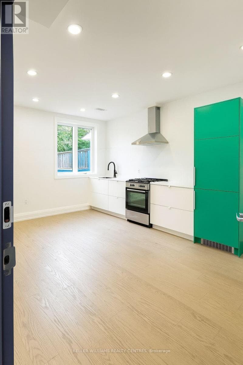 201 - 2034 DANFORTH AVENUE — Toronto (Danforth), Ontario - Main photo