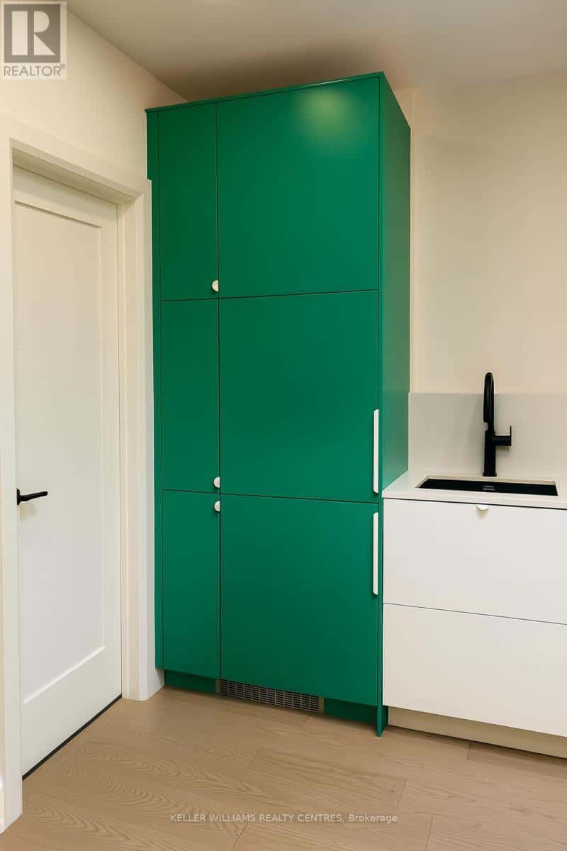 202 - 2034 DANFORTH AVENUE — Toronto (Danforth), Ontario - Photo 2 of 18