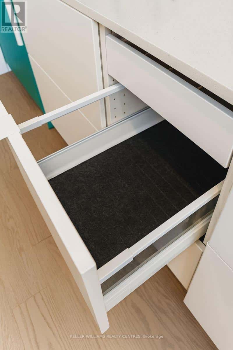 202 - 2034 DANFORTH AVENUE — Toronto (Danforth), Ontario - Photo 5 of 18