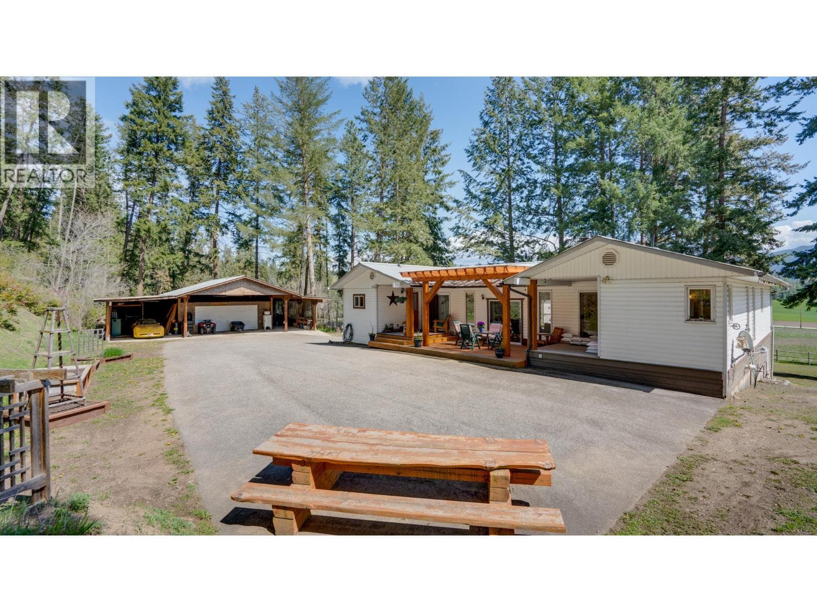 4851 Lansdowne Road — Spallumcheen, British Columbia - Main photo