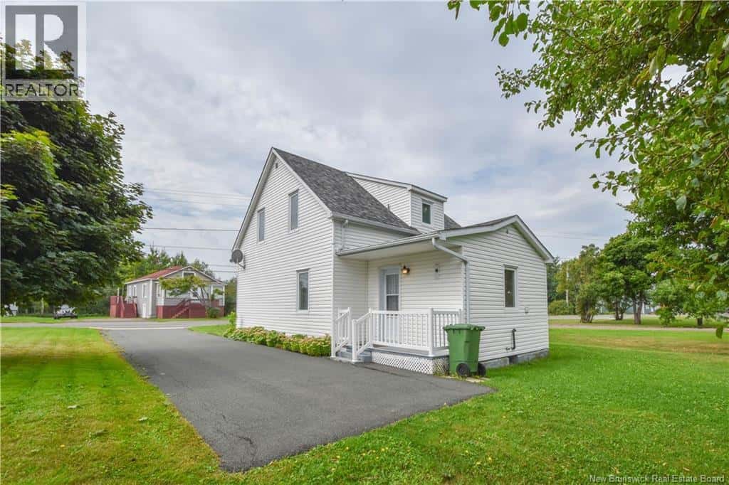 310 JD Gauthier Boulevard — Shippagan, New Brunswick - Photo 3 of 6