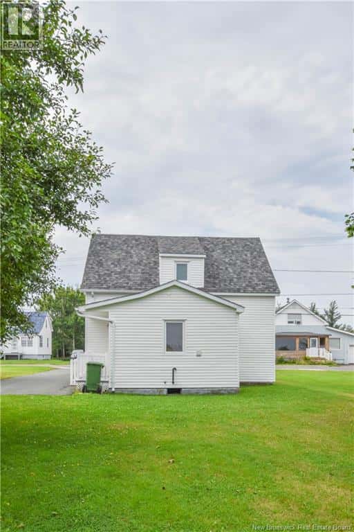 310 JD Gauthier Boulevard — Shippagan, New Brunswick - Photo 4 of 6