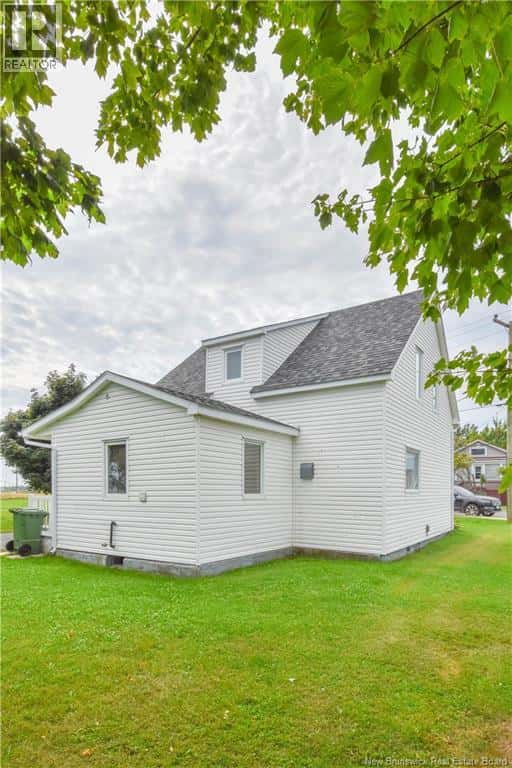 310 JD Gauthier Boulevard — Shippagan, New Brunswick - Photo 5 of 6