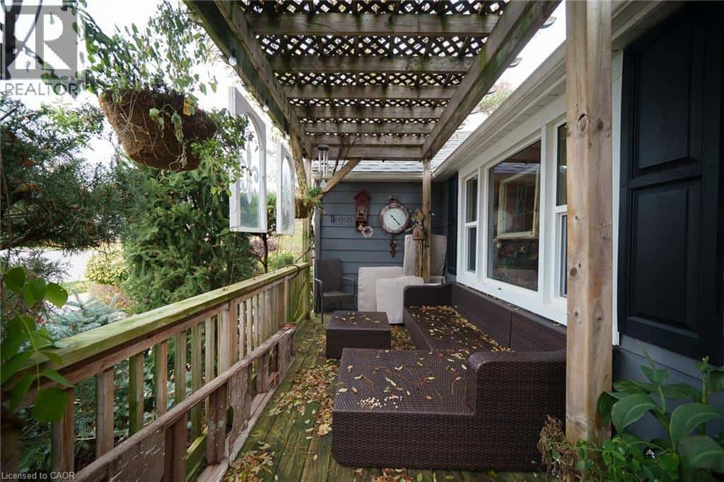 290 HILL Street E — Fergus, Ontario - Photo 3 of 32