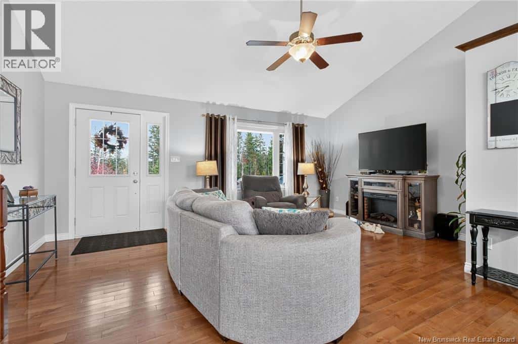 6 Government Road — Salisbury, New Brunswick - Photo 3 of 50