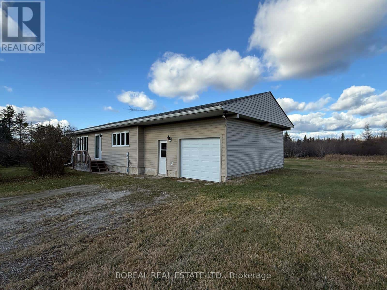 1859 HWY 652 — Cochrane, Ontario - Photo 3 of 39