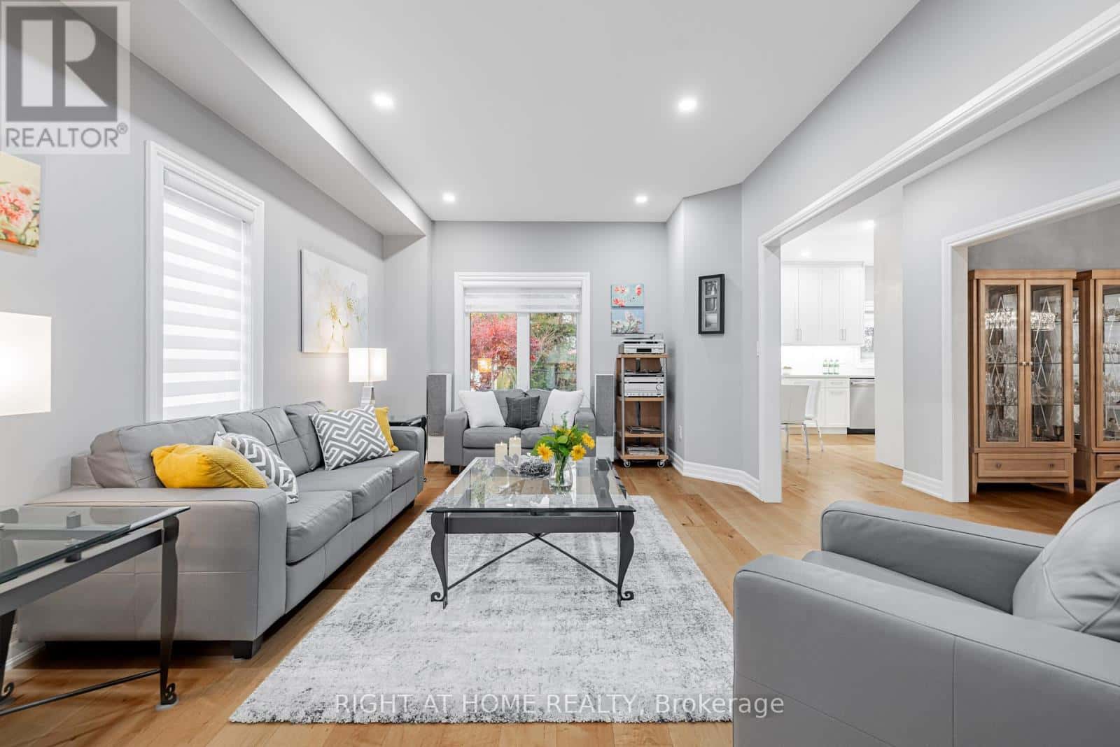 488 ROYALPARK WAY — Vaughan (Elder Mills), Ontario - Photo 4 of 41