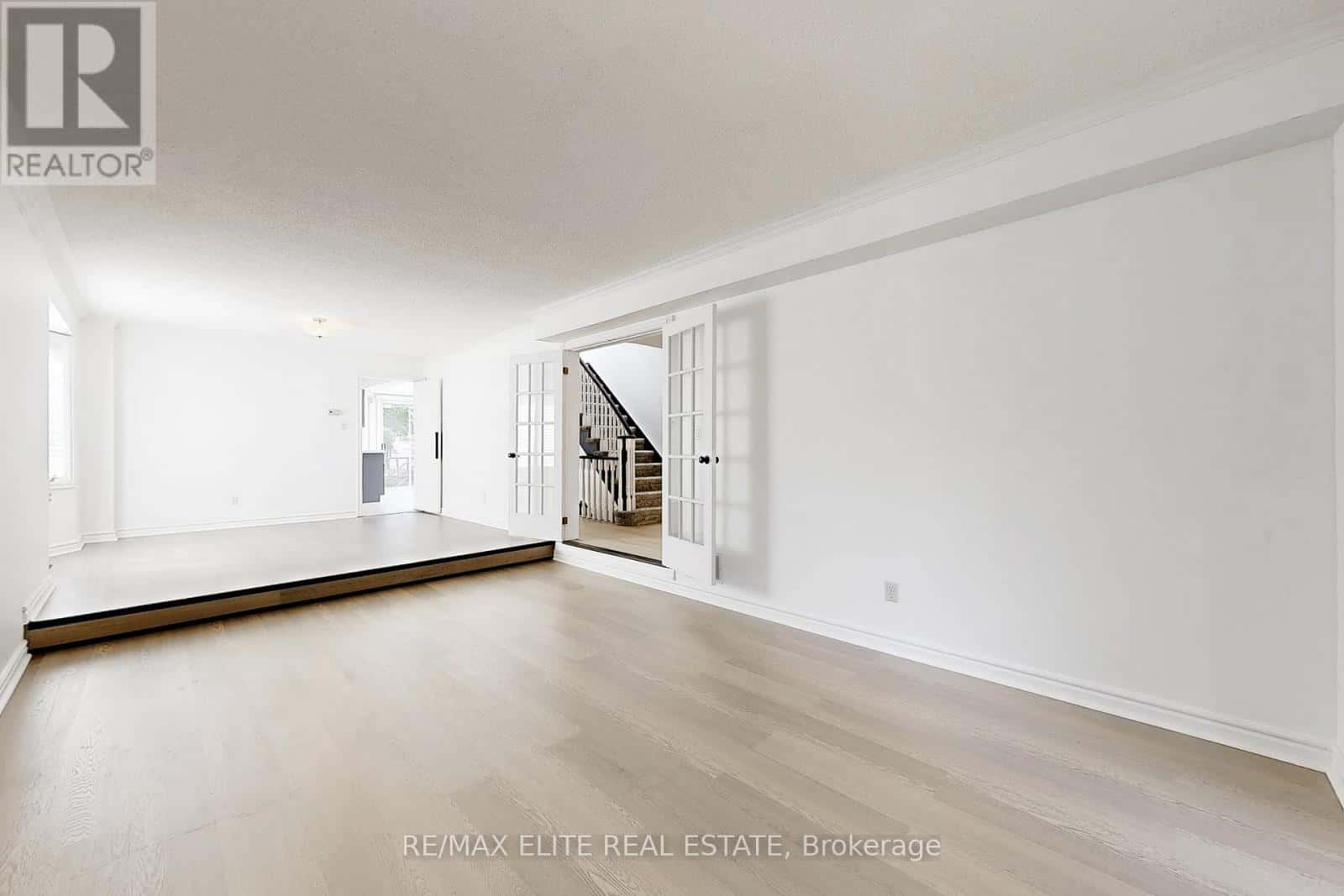 48 JOHN BUTTON BOULEVARD — Markham (Buttonville), Ontario - Photo 5 of 27