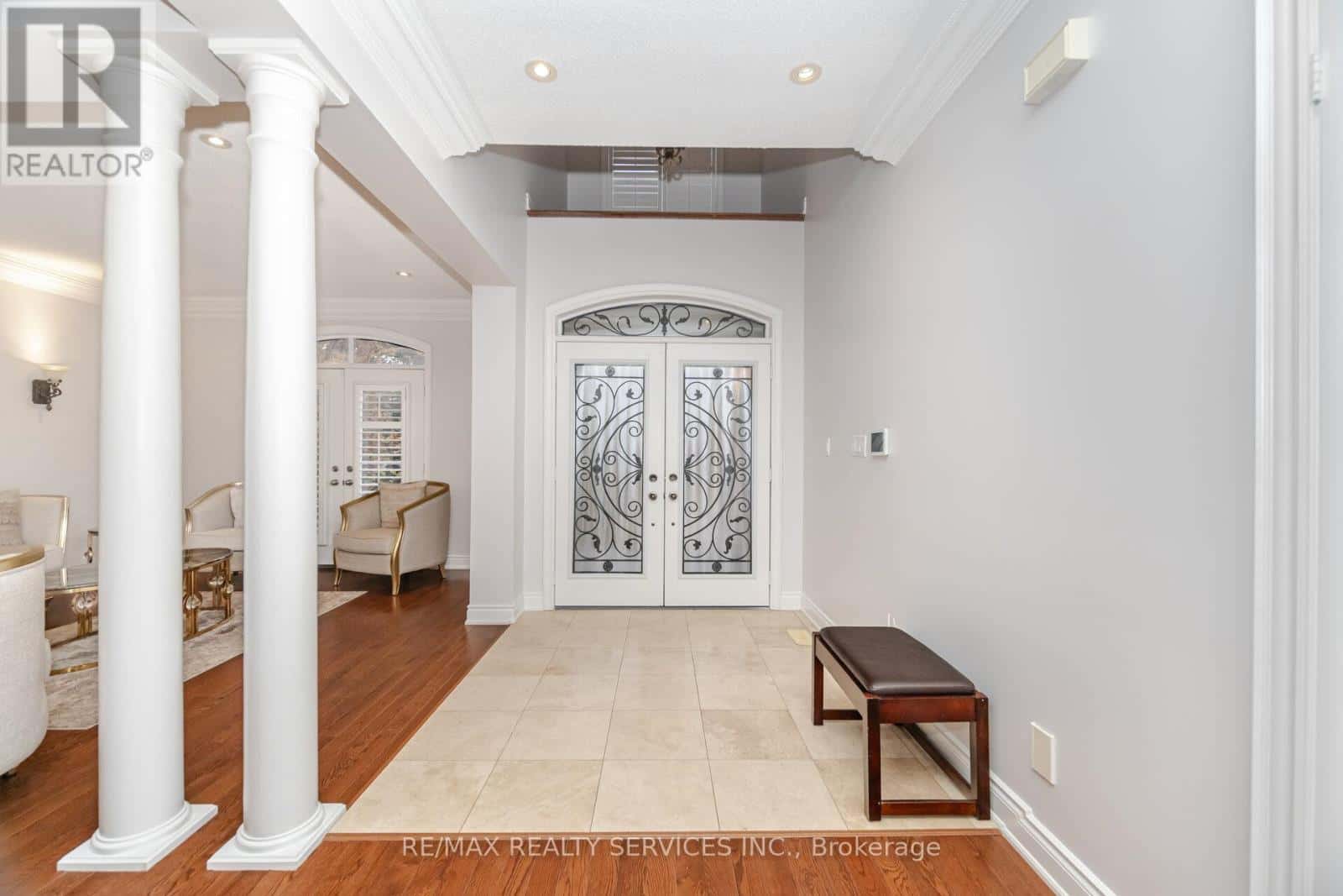 9 CONCORDE DRIVE — Brampton (Vales of Castlemore North), Ontario - Photo 5 of 48