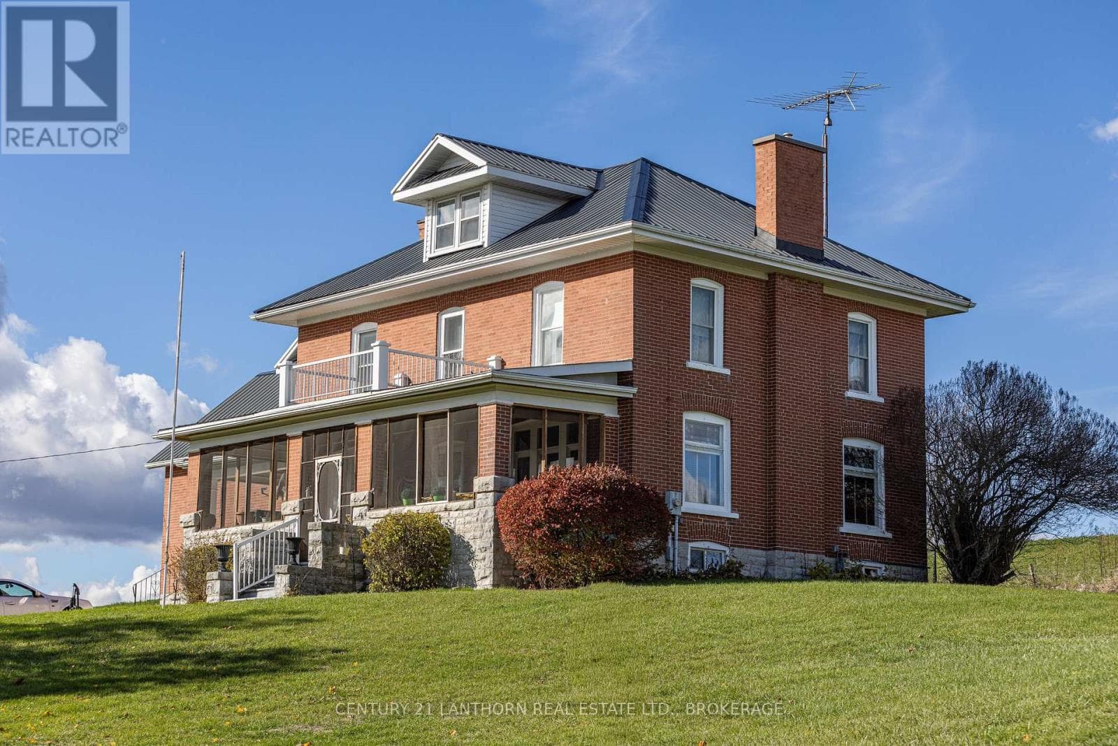 530 MAIN STREET — Greater Napanee, Ontario - Main photo